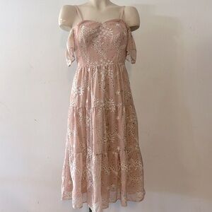 Dress the Population XS dress embroidered dusty pink